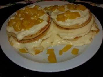 Rezept: Süßer Mini-Pfannkuchen-Turm Süßer Mini-Pfannkuchen-Turm - Rezept