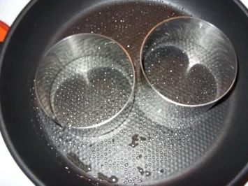 Rezept: Süßer Mini-Pfannkuchen-Turm Bild Nr. 2 Süßer Mini-Pfannkuchen-Turm - Rezept - Bild Nr. 2