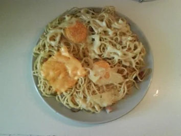 Nudeln: Bratnudeln mit Speck, Ei und Käse - Rezept