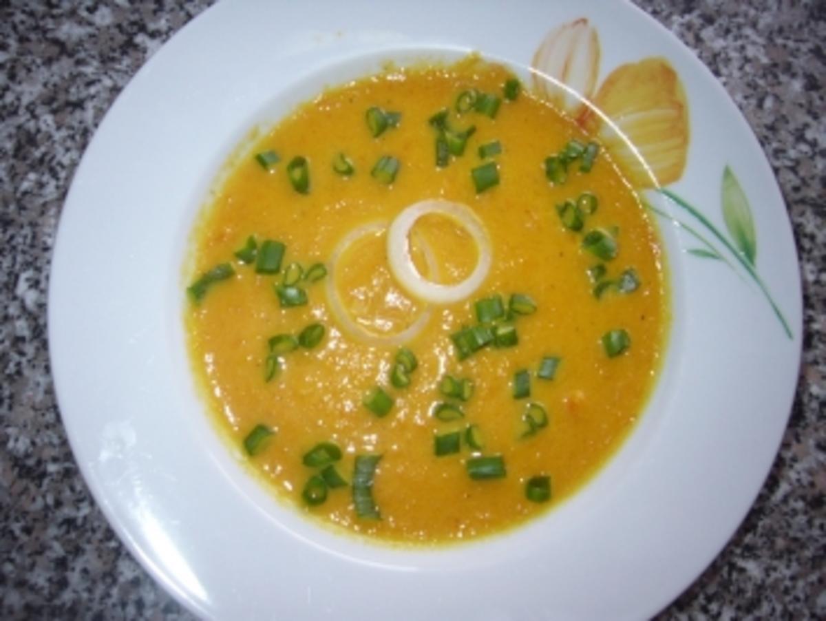 Bilder für Karottencremesuppe mit Karotten und Zwiebel - Rezept