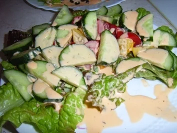 Rezept: Hähnchenkeule in roter Samtkorsage an Bratkartoffelspalten Bild Nr. 7 Hähnchenkeule in roter Samtkorsage an Bratkartoffelspalten - Rezept - Bild Nr. 7