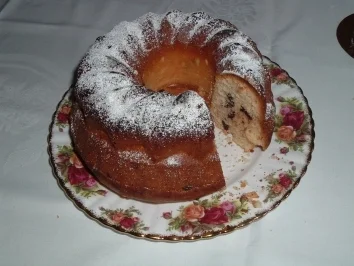 stinknormaler einfacher Gugelhupf der super schmeckt und locker und leicht ist - Rezept