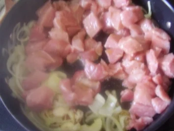 Paprikagulasch auf Nudeln - Rezept - Bild Nr. 2