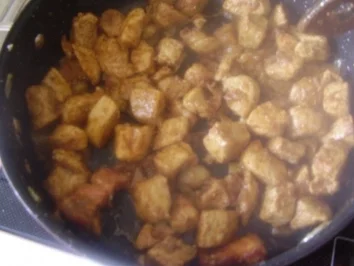 Paprikagulasch auf Nudeln - Rezept - Bild Nr. 3