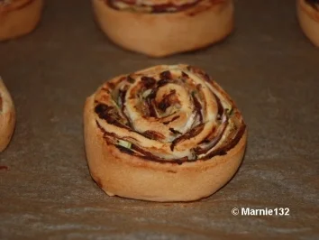 Pizzaschnecken mediterran - Rezept