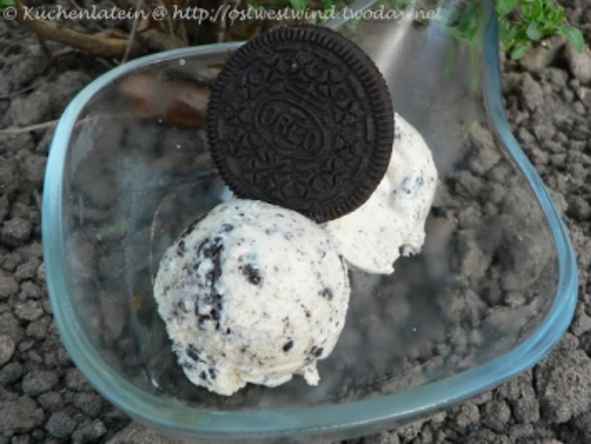 Bilder für Vanille-Eiscreme mit Oreos - Rezept