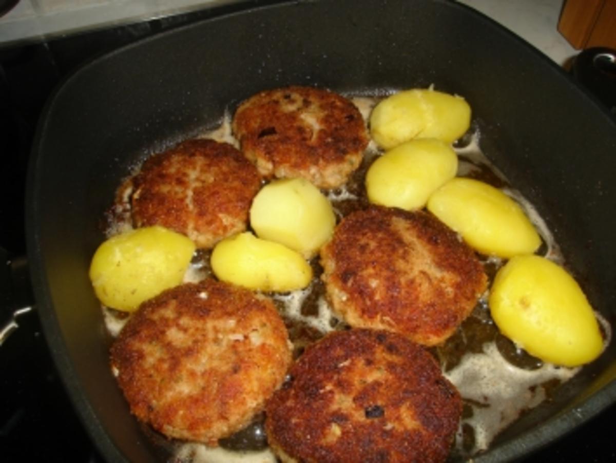 Fleischlaibchen mit Faschiertes und Semmeln - Rezept mit Bild - kochbar.de