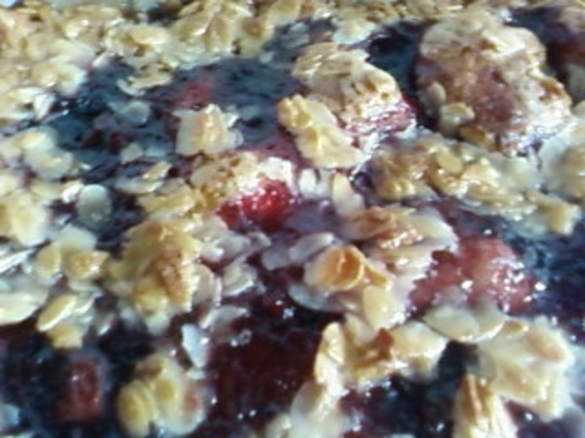 Kuchen : Butterkuchen mit roter Grütze Becherkuchen - einfach - 267 ...