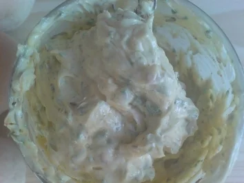 Knoblauch-Kräuterbutter-Baguette - Rezept - Bild Nr. 3