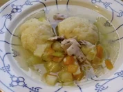 Rezept: Hühnersuppe mit Griessklösschen Hühnersuppe mit Griessklösschen - Rezept