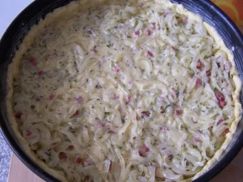 Rezept: Runder Zwiebel-Speck-Kuchen Runder Zwiebel-Speck-Kuchen - Rezept