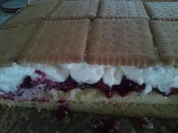 Beeren-Schnitten mit Keks - Rezept