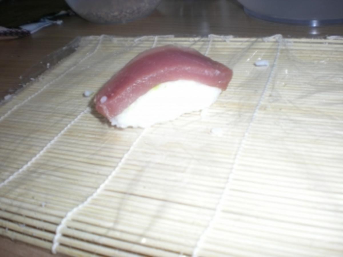 Sushi - Nigiris step by step - Rezept - Bild Nr. 4