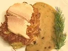 Forellenfilets mit Dillsoße auf Reibekuchen - Rezept
