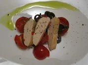 Chili Salbei Huhn an Tomaten-Olivensalat - Rezept