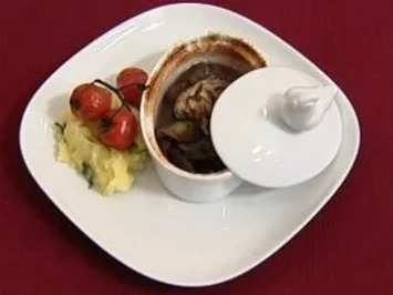 Lamb Tagine wrapped in Aubergine and served with a sweet potato puree (Steve Blame) - Rezept