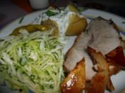 Krustenbraten mit Krautsalat und Folienkartoffel mit Kraüterquark - Rezept