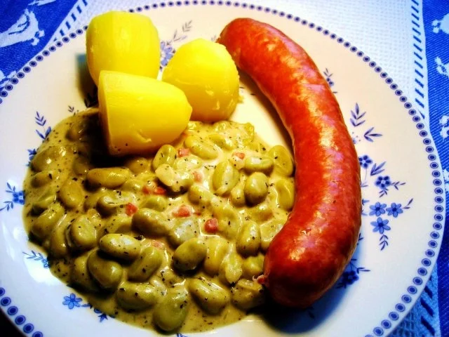 Puffbohnen mit Mettwurst ... - Rezept