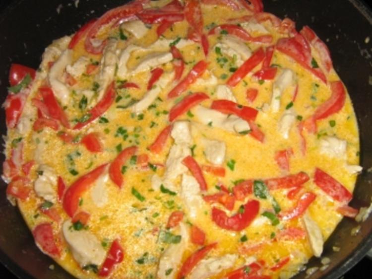 Paprika Geschnetzeltes mit Kokossauce - schnell &amp; einfach - 184 kcal/100g