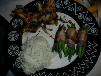 Lammkotellets mit Perlgraupenrisotto und Speckböhnchen - Rezept - Bild Nr. 4