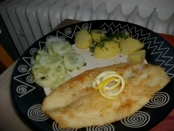 Rezept: Pangasiusfilet mit Petersilienkartoffeln und Gurkensalat Pangasiusfilet mit Petersilienkartoffeln und Gurkensalat - Rezept
