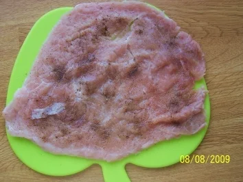 Rezept: Schnitzelrolle mit Champignons Bild Nr. 2 Schnitzelrolle mit Champignons - Rezept - Bild Nr. 2