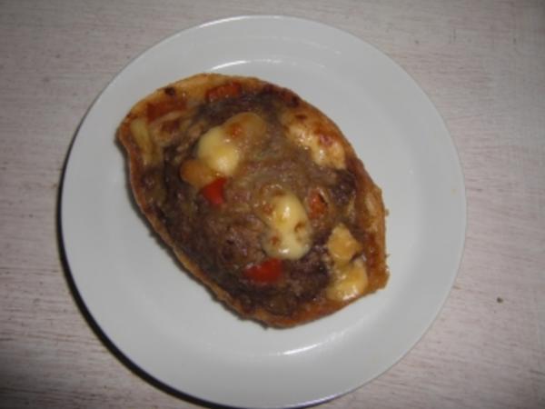 Gehacktes-Brötchen mit Käse und Paprika - Rezept - kochbar.de