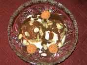 Amaretto-Eis mit Nougatsoße - Rezept