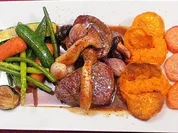 Rezept: Kreolische Tournedos mit drei Sรผรkartoffel-Variationen Kreolische Tournedos mit drei Sรผรkartoffel-Variationen - Rezept