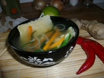 Rezept: Wonton Suppe Bild Nr. 2 Wonton Suppe - Rezept - Bild Nr. 2