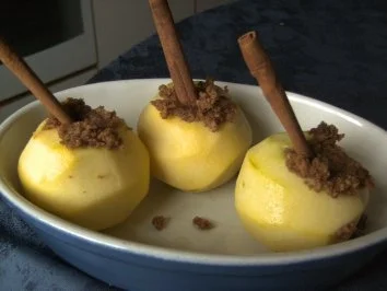 Rezept: Desserts: Gefüllte Äpfel Bild Nr. 2 Desserts: Gefüllte Äpfel - Rezept - Bild Nr. 2