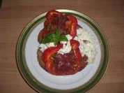 gebackene paprikaschoten mit chilis und tomaten - Rezept