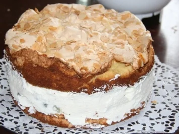 Stachelbeer - Baiser - Torte - Rezept