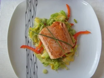 Rezept: Gemüsepfanne mit Lachs Gemüsepfanne mit Lachs - Rezept