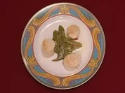 Gebratene Jakobsmuscheln mit lauwarmem Zuckerschotensalat - Rezept - Bild Nr. 2