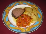 Rinderfilet in Tomaten gebraten mit Ratatouille und Kartoffelgratin - Rezept