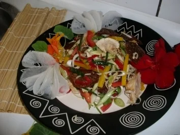 Rezept: Velberter Hähnchenbrust Salat mit getrockneten Tomaten Bild Nr. 4 Velberter Hähnchenbrust Salat mit getrockneten Tomaten - Rezept - Bild Nr. 4