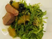 Karamellisierte Entenbruststreifen auf mediterranem Sommersalat - Rezept