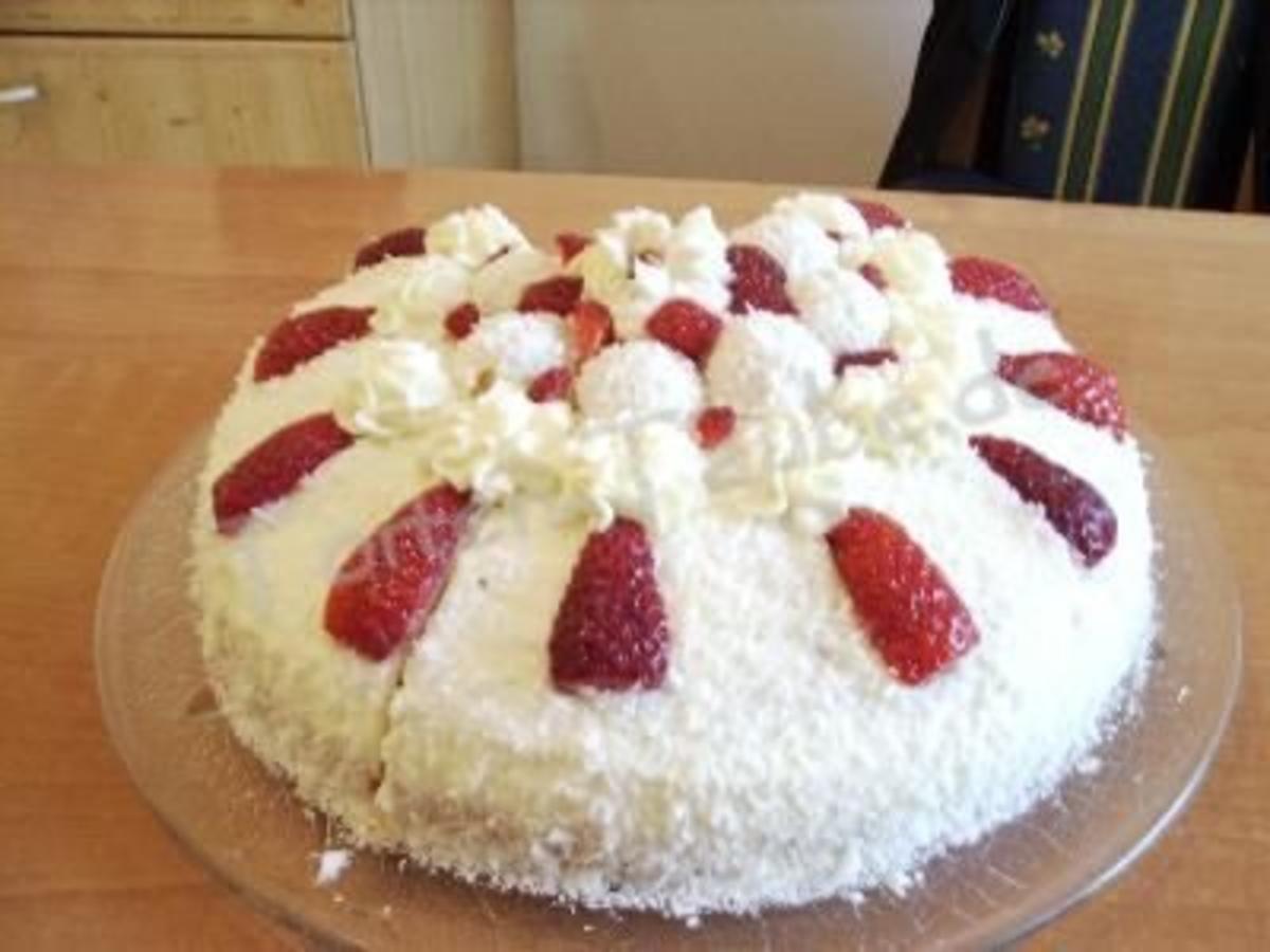 Bilder für Erdbeer Raffaello Torte Rezept