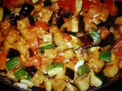 Gemüsepfanne mit Auberginen, Zucchini und Tomaten - Rezept