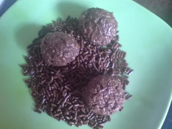 Konfekt "Haferflocken-Schoko-Kugeln" - Rezept - Bild Nr. 4