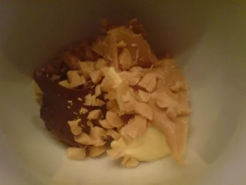 Konfekt "Erdnuss-Nougat-Pralinen" - Rezept - Bild Nr. 2