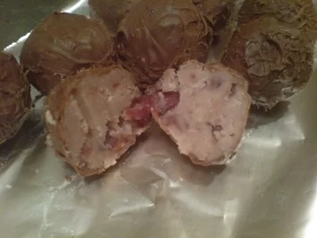 Rezept: Konfekt "Erdbeer-Kugeln" Bild Nr. 7 Konfekt "Erdbeer-Kugeln" - Rezept - Bild Nr. 7