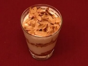 Zitronencreme mit Amarettinis und Mandeldecke (Michael Müller) - Rezept