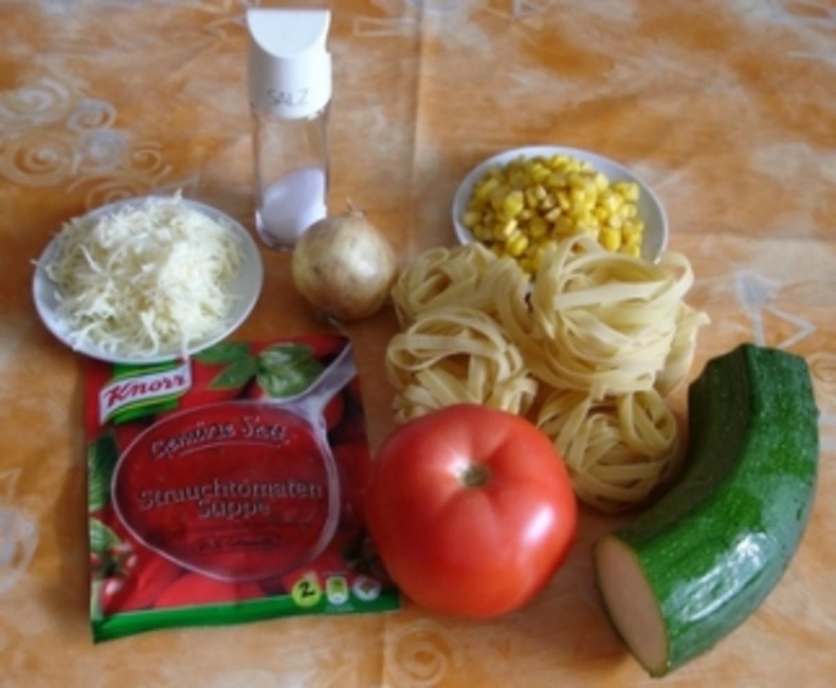 Bandnudelauflauf mit Zucchini u. Tomate - Rezept