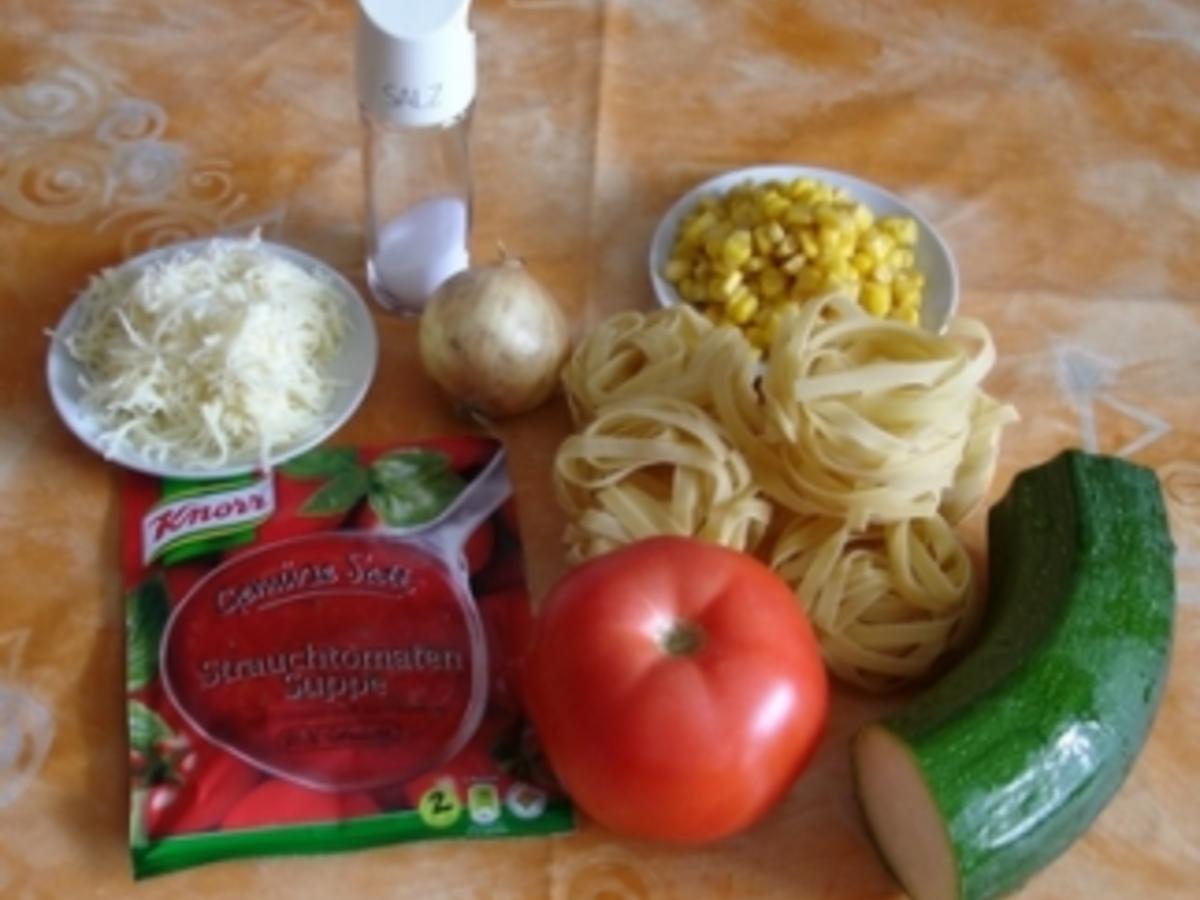 Bandnudelauflauf mit Zucchini u Tomate - einfach - 221 kcal/100g