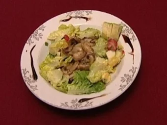 Rezept: Bunter Salat mit gebratenen Champignons an Senf-Honig-Dressing (Isabell Hertel) Bunter Salat mit gebratenen Champignons an Senf-Honig-Dressing (Isabell Hertel) - Rezept