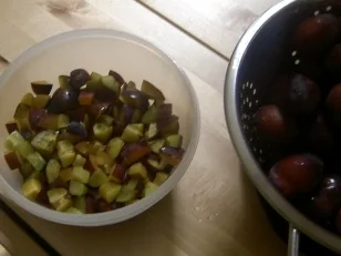 Quark-Vanille-Mousse mit Portweinzwetschgen - Rezept - Bild Nr. 2