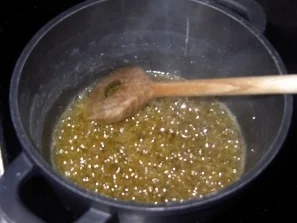 Quark-Vanille-Mousse mit Portweinzwetschgen - Rezept - Bild Nr. 3