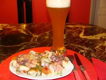 Salat: - Mein Laugenbrezen Wurstsalat - - Rezept - Bild Nr. 2
